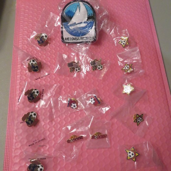 Soccer Pins (16) Plus Patch - NEW - Picture 1 of 7